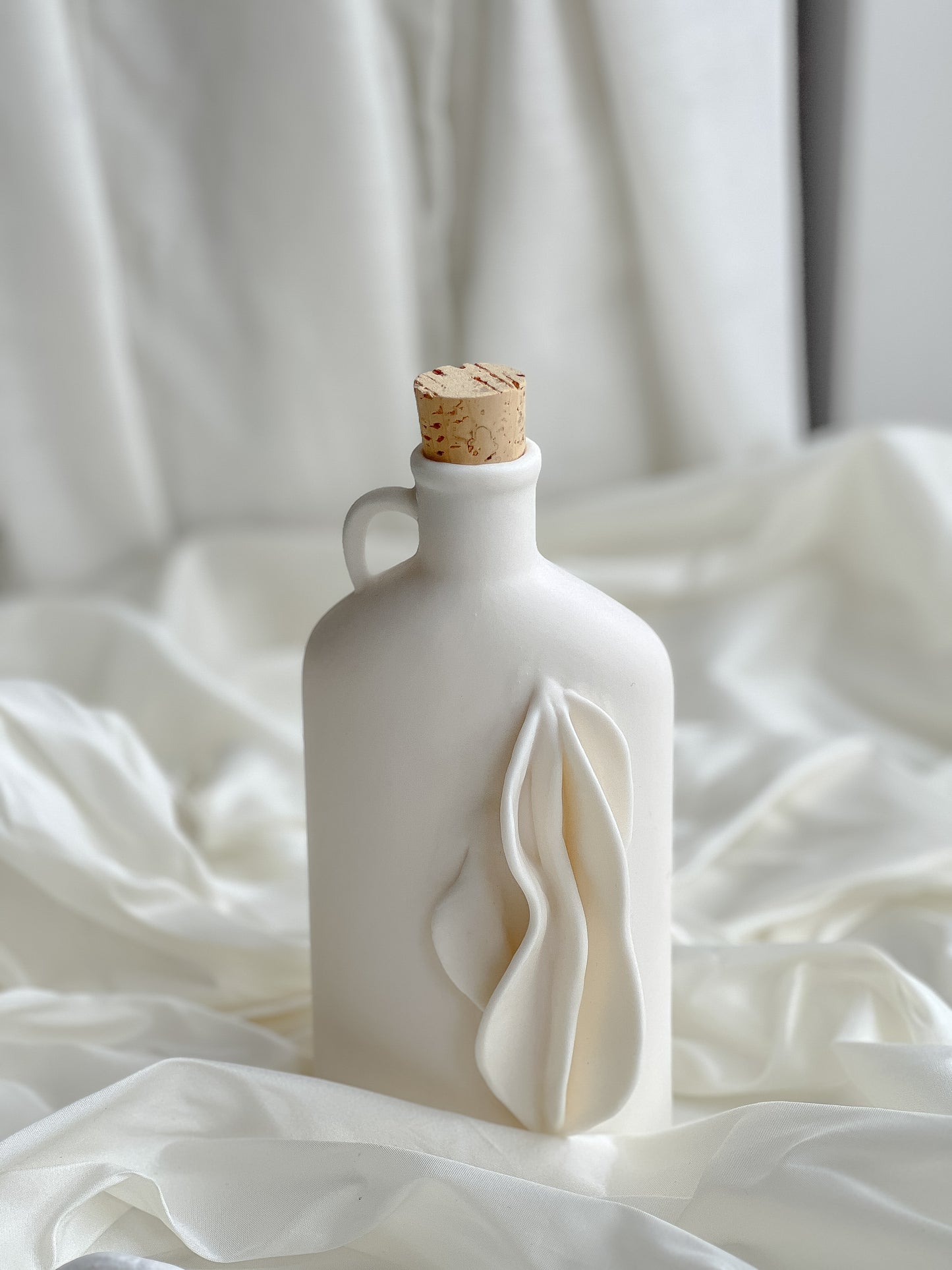 Flakon z porcelany Parian